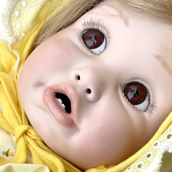 Vintage 1991 Cindy Marschner 20" Reproduction 'Angel Love' Porcelain Doll & Bear - Picture 9 of 14